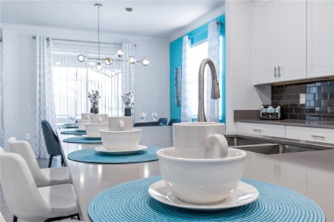 Casa en venta en Kissimmee, Florida, 6 dormitorios, 310.57 m2 № 2118465 - foto 10