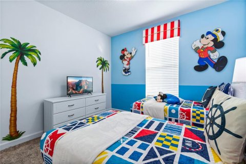 Casa en venta en Kissimmee, Florida, 6 dormitorios, 310.57 m2 № 2118465 - foto 17