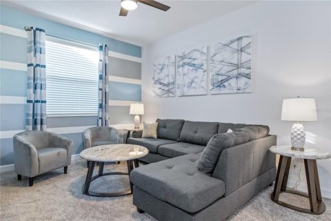 Casa en venta en Kissimmee, Florida, 6 dormitorios, 310.57 m2 № 2118465 - foto 11
