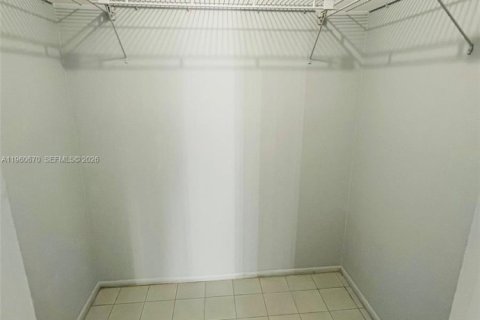 Condominio en alquiler en Sunny Isles Beach, Florida, 1 dormitorio, 67.35 m2 № 2023496 - foto 6