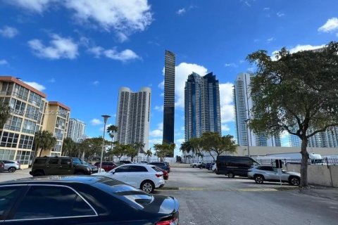Condominio en alquiler en Sunny Isles Beach, Florida, 1 dormitorio, 67.35 m2 № 2023496 - foto 14