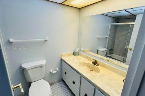 Condominio en alquiler en Sunny Isles Beach, Florida, 1 dormitorio, 67.35 m2 № 2023496 - foto 5