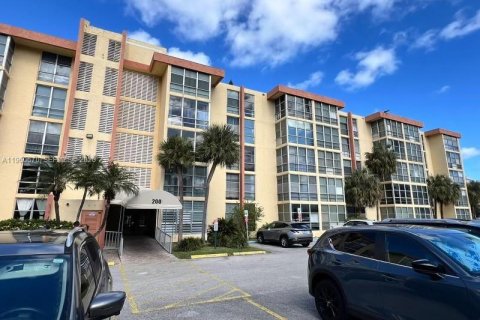 Condominio en Sunny Isles Beach, Florida, 1 dormitorio № 2023496