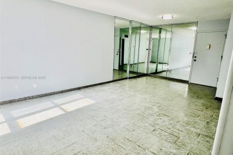 Condominio en alquiler en Sunny Isles Beach, Florida, 1 dormitorio, 67.35 m2 № 2023496 - foto 8