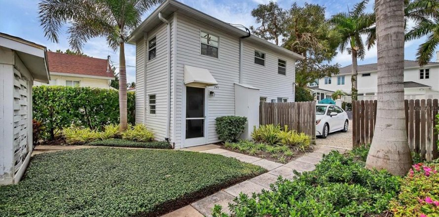 Villa ou maison à Boca Grande, Floride 2 chambres, 74.32 m2 № 2125212