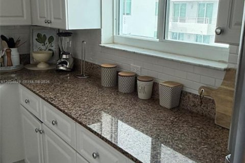 Condominio en alquiler en Miami Beach, Florida, 2 dormitorios, 94.76 m2 № 2253448 - foto 10