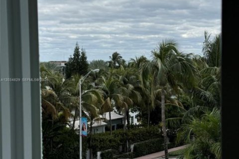 Condominio en alquiler en Miami Beach, Florida, 2 dormitorios, 94.76 m2 № 2253448 - foto 22