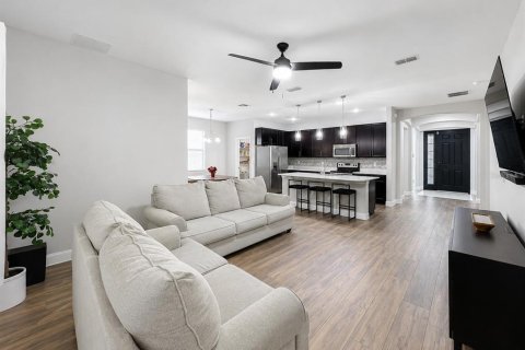 Casa en venta en Kissimmee, Florida, 4 dormitorios, 165.74 m2 № 2221444 - foto 18