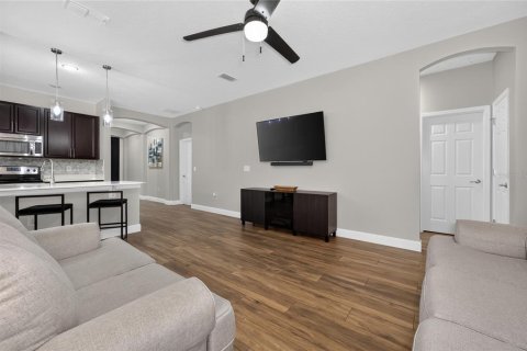 Casa en venta en Kissimmee, Florida, 4 dormitorios, 165.74 m2 № 2221444 - foto 19