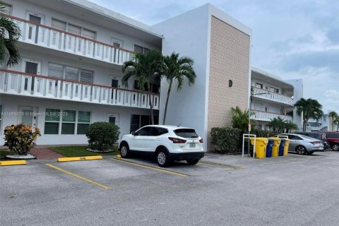 Condo in West Palm Beach, Florida, 1 bedroom  № 2081592 - photo 12