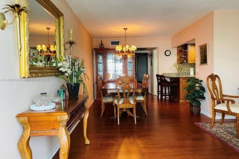 Condo in West Palm Beach, Florida, 1 bedroom № 2081592