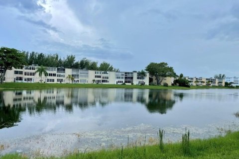 Condo in West Palm Beach, Florida, 1 bedroom  № 2081592 - photo 11