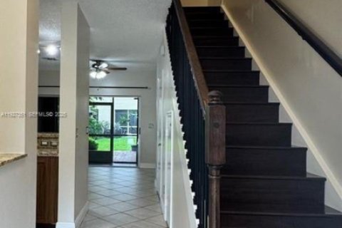 Снять в аренду таунхаус в Пемброк-Пайнс, Флорида 2 спальни, 95.13м2, № 1988095 - фото 6