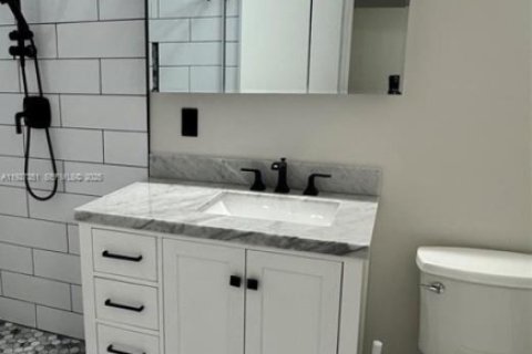 Снять в аренду таунхаус в Пемброк-Пайнс, Флорида 2 спальни, 95.13м2, № 1988095 - фото 11