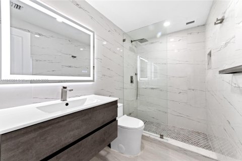 Condominio en venta en Fort Lauderdale, Florida, 1 dormitorio, 69.4 m2 № 1836372 - foto 10