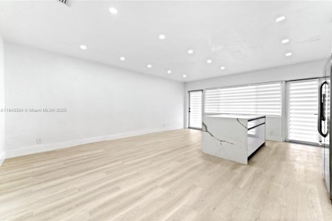 Condominio en venta en Fort Lauderdale, Florida, 1 dormitorio, 69.4 m2 № 1836372 - foto 22