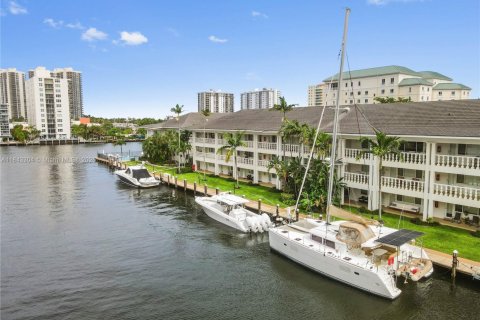 Condominio en venta en Fort Lauderdale, Florida, 1 dormitorio, 69.4 m2 № 1836372 - foto 18