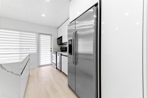 Condominio en venta en Fort Lauderdale, Florida, 1 dormitorio, 69.4 m2 № 1836372 - foto 7