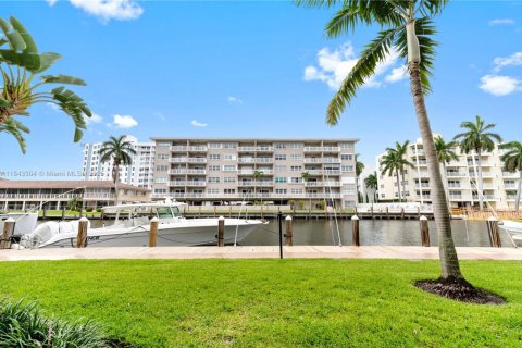 Condominio en venta en Fort Lauderdale, Florida, 1 dormitorio, 69.4 m2 № 1836372 - foto 24