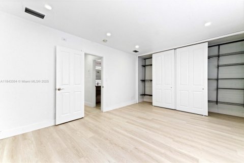 Condominio en venta en Fort Lauderdale, Florida, 1 dormitorio, 69.4 m2 № 1836372 - foto 13
