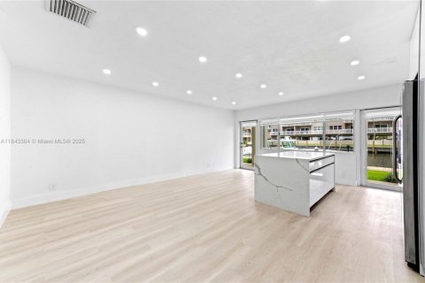Condominio en venta en Fort Lauderdale, Florida, 1 dormitorio, 69.4 m2 № 1836372 - foto 5