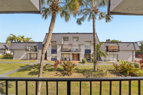 Condo in Hialeah, Florida, 3 bedrooms № 1970944 - photo 28