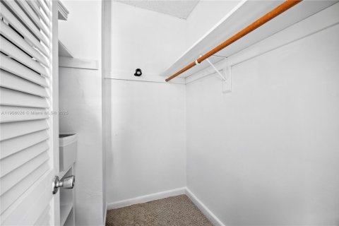 Condo in Sunny Isles Beach, Florida, 1 bedroom  № 1967744 - photo 18