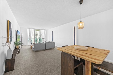 Condo in Sunny Isles Beach, Florida, 1 bedroom  № 1967744 - photo 5