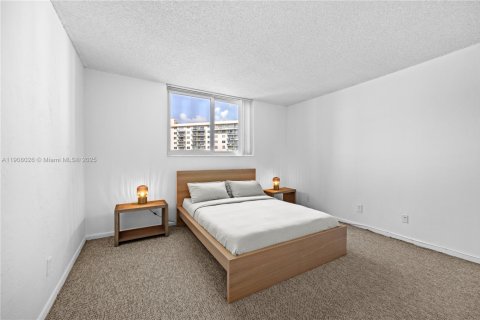 Condo in Sunny Isles Beach, Florida, 1 bedroom  № 1967744 - photo 14