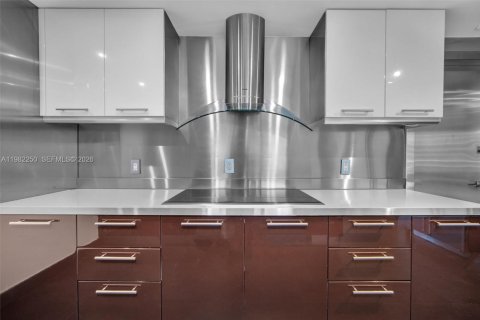 Купить кондоминиум в Ки-Бискейн, Флорида 2 спальни, 117.06м2, № 2048308 - фото 12