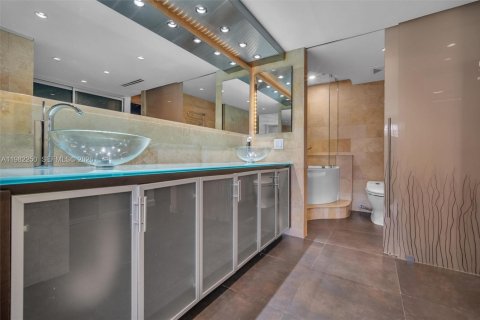 Купить кондоминиум в Ки-Бискейн, Флорида 2 спальни, 117.06м2, № 2048308 - фото 17