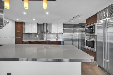 Купить кондоминиум в Ки-Бискейн, Флорида 2 спальни, 117.06м2, № 2048308 - фото 9