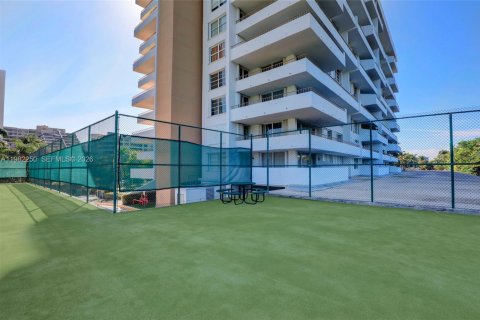 Купить кондоминиум в Ки-Бискейн, Флорида 2 спальни, 117.06м2, № 2048308 - фото 30