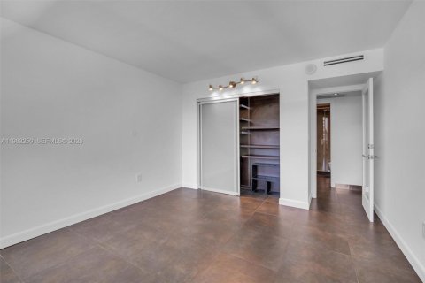 Купить кондоминиум в Ки-Бискейн, Флорида 2 спальни, 117.06м2, № 2048308 - фото 14