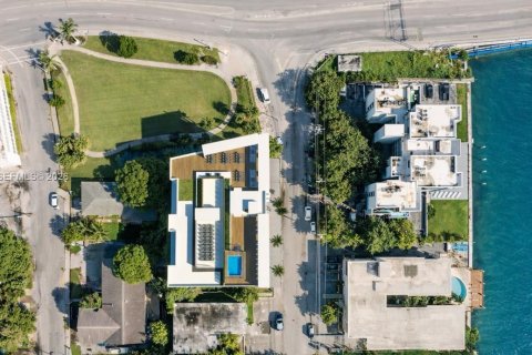 Condo in Miami, Florida, 3 bedrooms  № 2083987 - photo 8