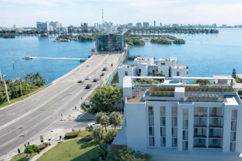 Condo in Miami, Florida, 3 bedrooms  № 2083987 - photo 7