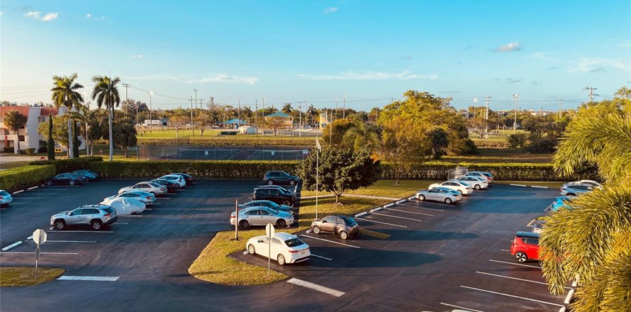 Condo in Sunrise, Florida, 2 bedrooms  № 1058948
