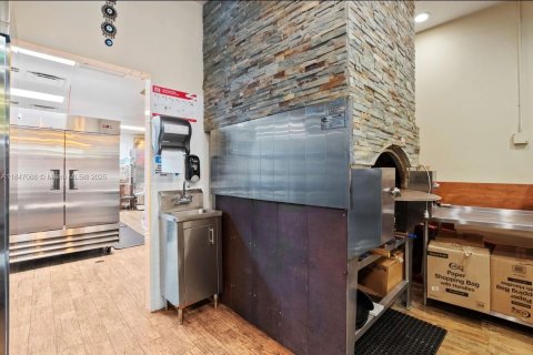 Propiedad comercial en venta en Medley, Florida № 1845515 - foto 24