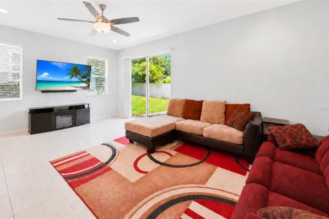 Adosado en venta en Apopka, Florida, 3 dormitorios, 159.79 m2 № 2157141 - foto 4