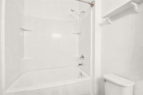 Adosado en venta en Apopka, Florida, 3 dormitorios, 159.79 m2 № 2157141 - foto 24