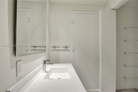 Condominio en alquiler en Sunrise, Florida, 2 dormitorios, 93.18 m2 № 2027429 - foto 30