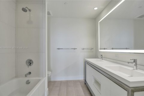 Condominio en alquiler en Sunrise, Florida, 2 dormitorios, 93.18 m2 № 2027429 - foto 24