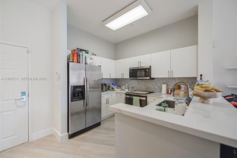 Снять в аренду кондоминиум в Авентура, Флорида 1 спальня, 79.9м2, № 2050002 - фото 3