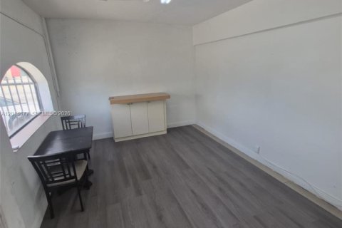 Immobilier commercial à vendre à Miami, Floride № 2171278 - photo 8