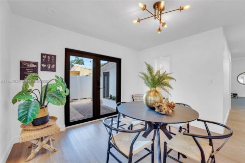 Снять в аренду виллу или дом в Холливуд, Флорида 4 спальни, 171.4м2, № 1982415 - фото 10