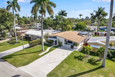 Снять в аренду виллу или дом в Холливуд, Флорида 4 спальни, 171.4м2, № 1982415 - фото 2