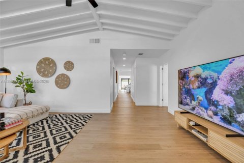 Снять в аренду виллу или дом в Холливуд, Флорида 4 спальни, 171.4м2, № 1982415 - фото 7