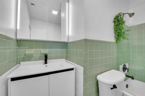 Снять в аренду виллу или дом в Холливуд, Флорида 4 спальни, 171.4м2, № 1982415 - фото 24