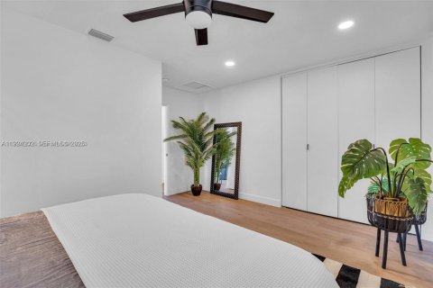 Снять в аренду виллу или дом в Холливуд, Флорида 4 спальни, 171.4м2, № 1982415 - фото 25