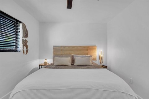 Снять в аренду виллу или дом в Холливуд, Флорида 4 спальни, 171.4м2, № 1982415 - фото 27